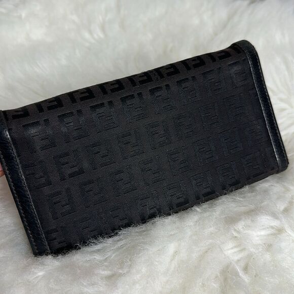 💯Authentic Fendi Long Bi-fold Wallet🍀 - Picture 3 of 12